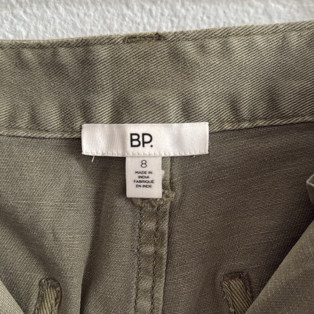 BP. Mid Rise Wide Leg Carpenter Pants in Green Lichen Size 8 - Picture 6 of 7